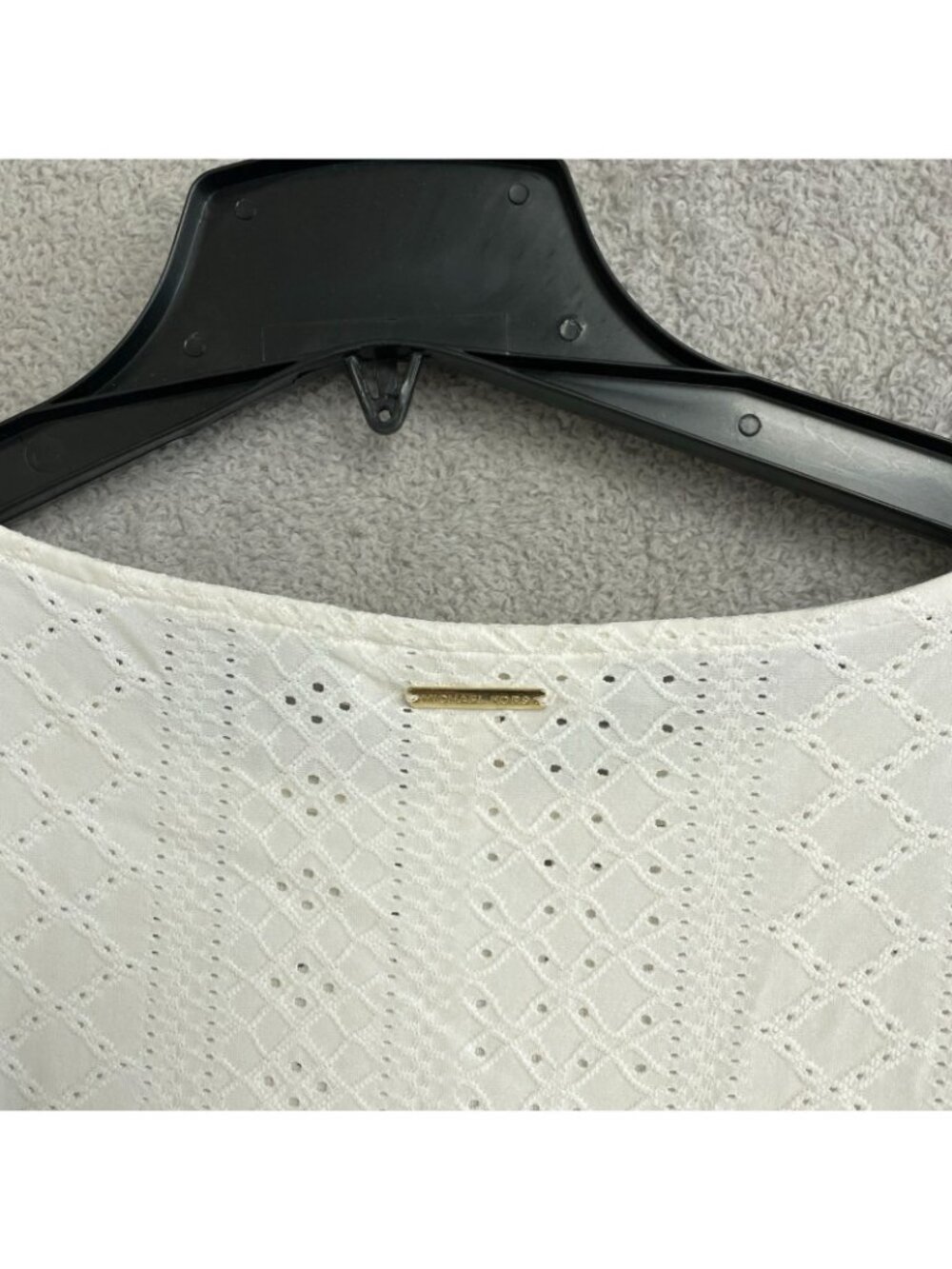 Michael  Kors Women's M White Eyelet Short Sleeve Smocked Hem Top P0432 - Picture 7 of 8